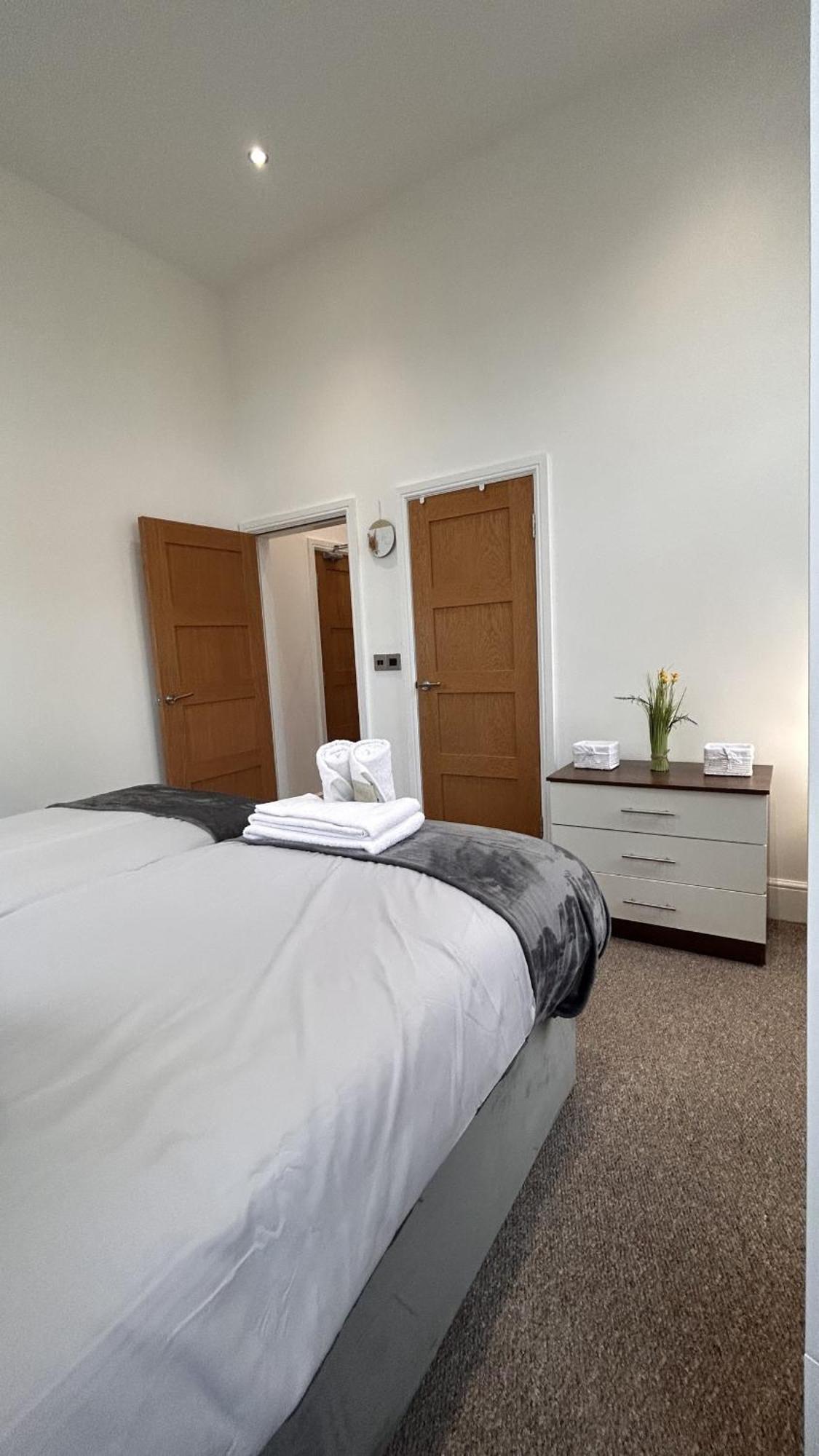 Cozy 1-Bedroom Apartment In The Heart Of Barnsley Town Centre 外观 照片